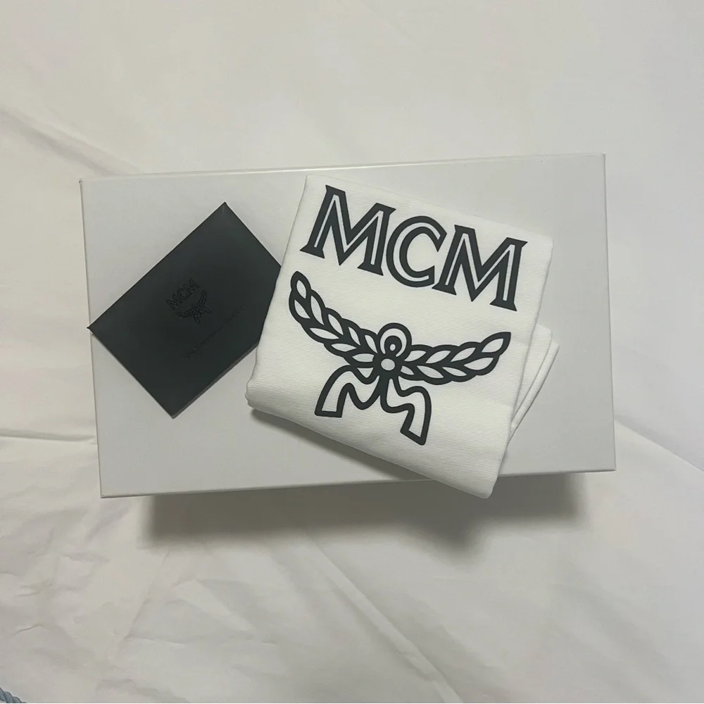 MCM houndstooth crossbody/ belt bag - Picture 3 of 6